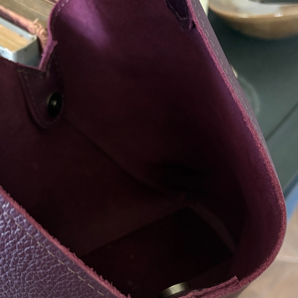 Portland Leather Goods Naomi Shoulder Bag in plum large - Picture 7 of 11